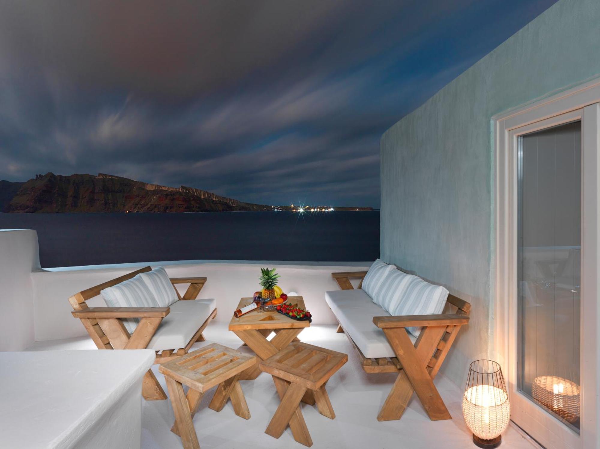 Secret Gem Suites Oia  Room photo