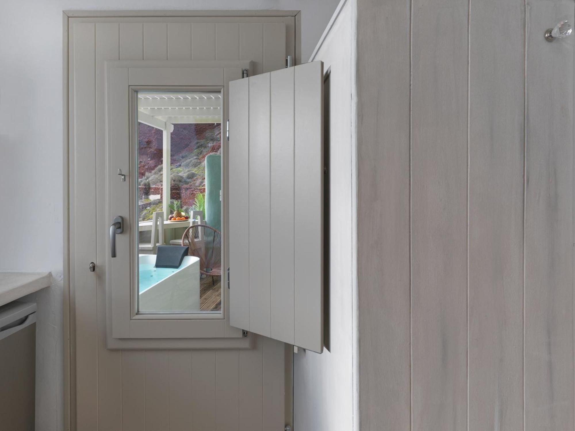 Secret Gem Suites Oia  Room photo