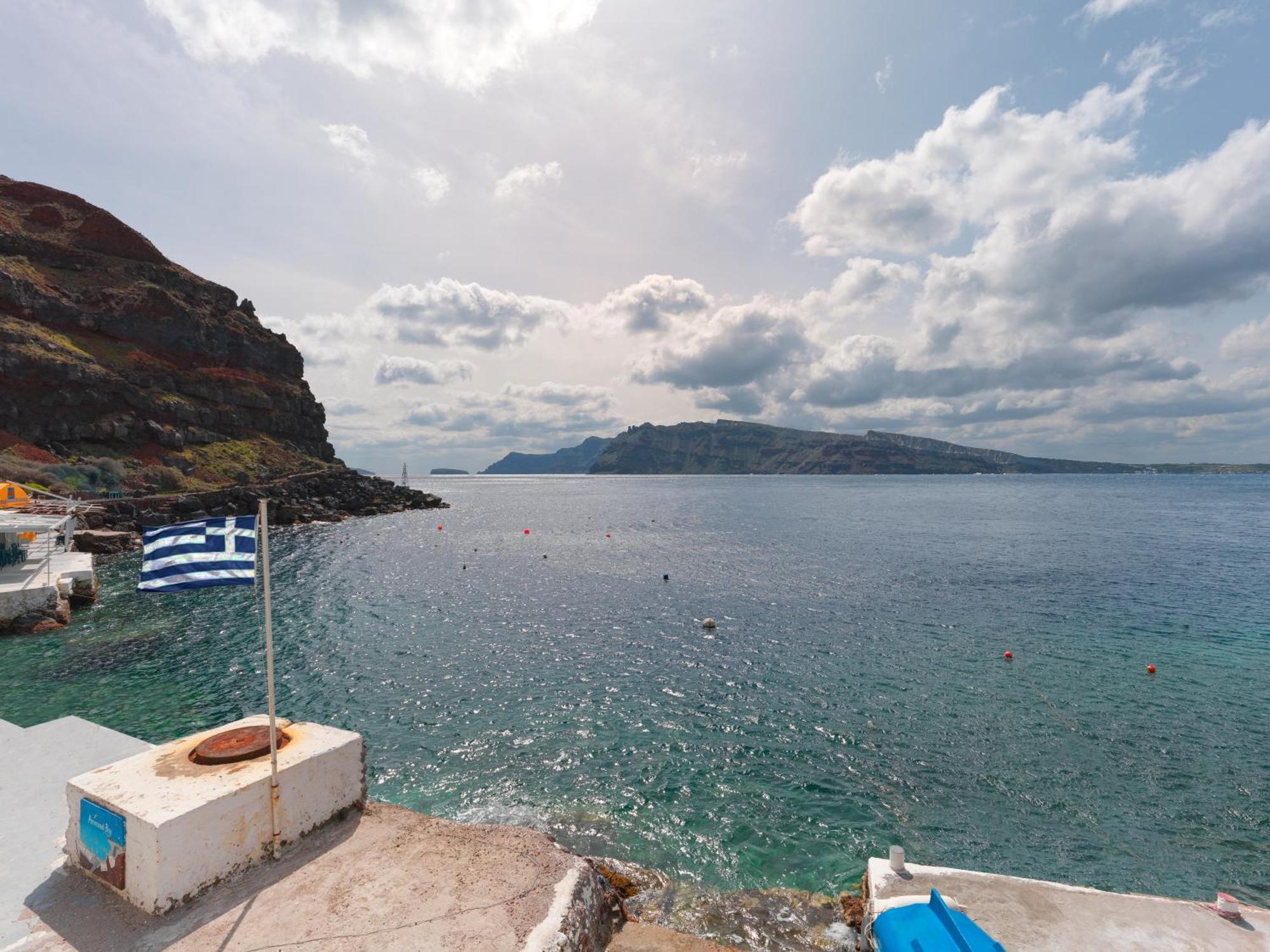 Secret Gem Suites Oia  Room photo