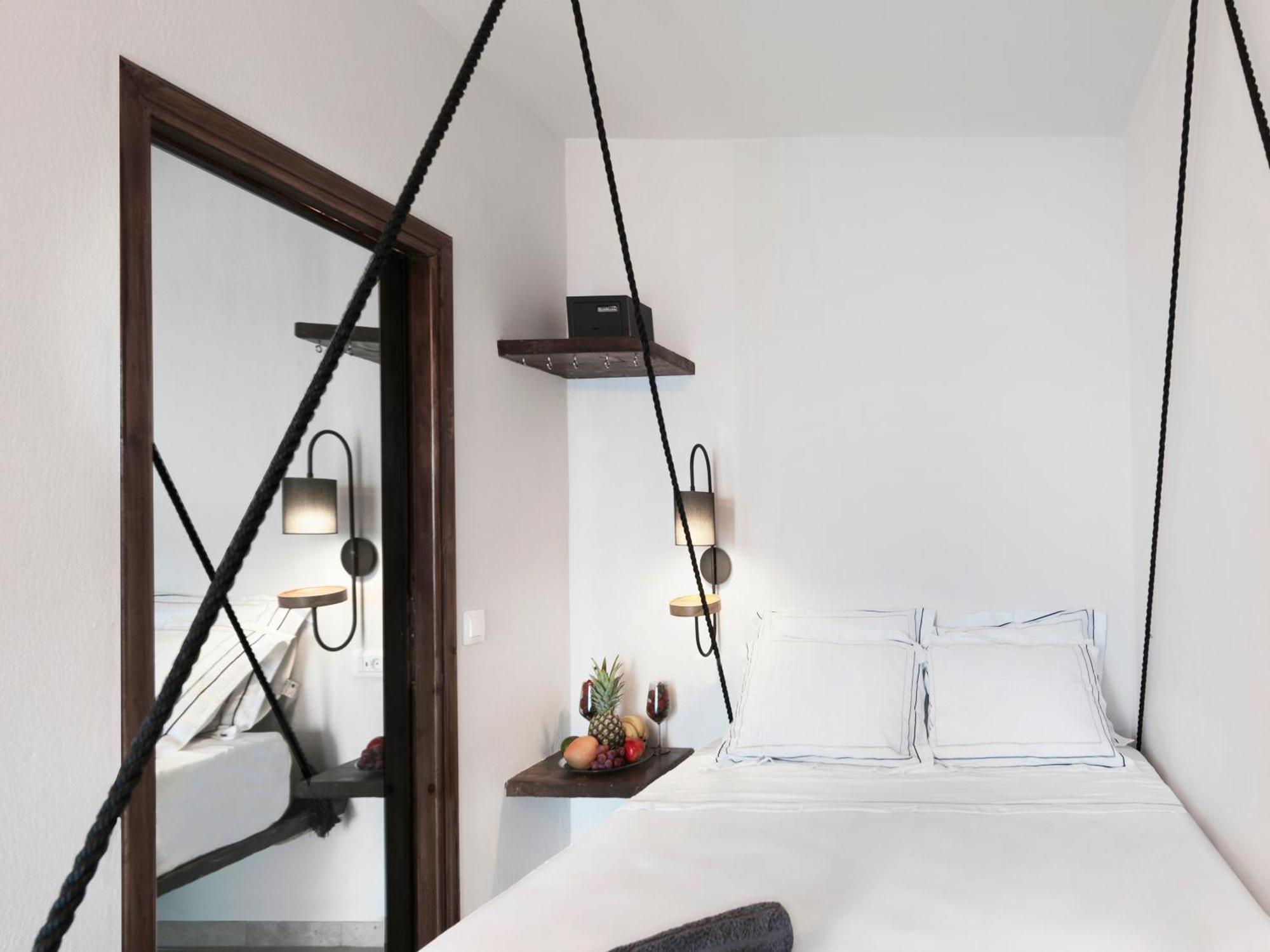 Secret Gem Suites Oia  Room photo