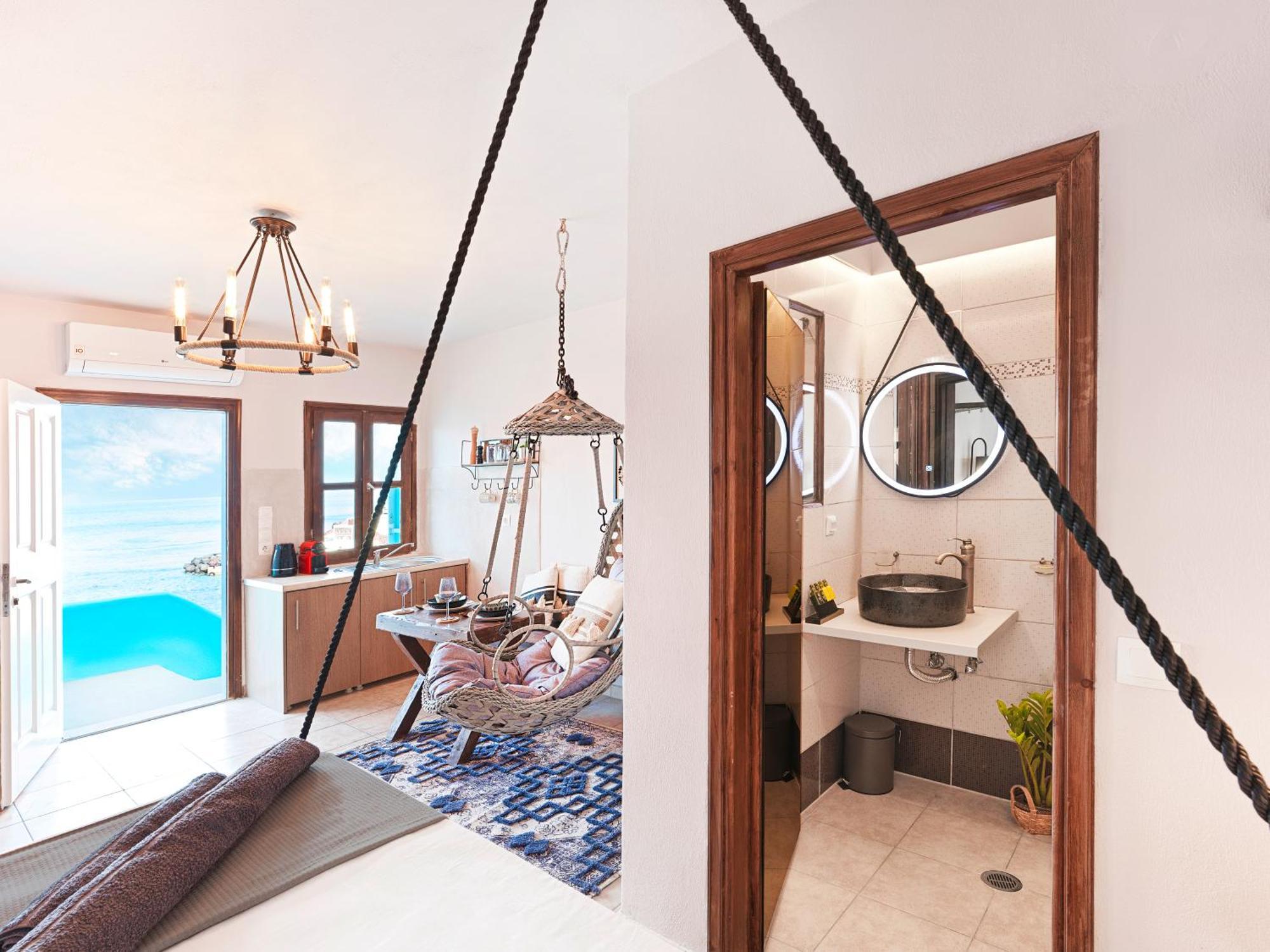 Secret Gem Suites Oia  Room photo